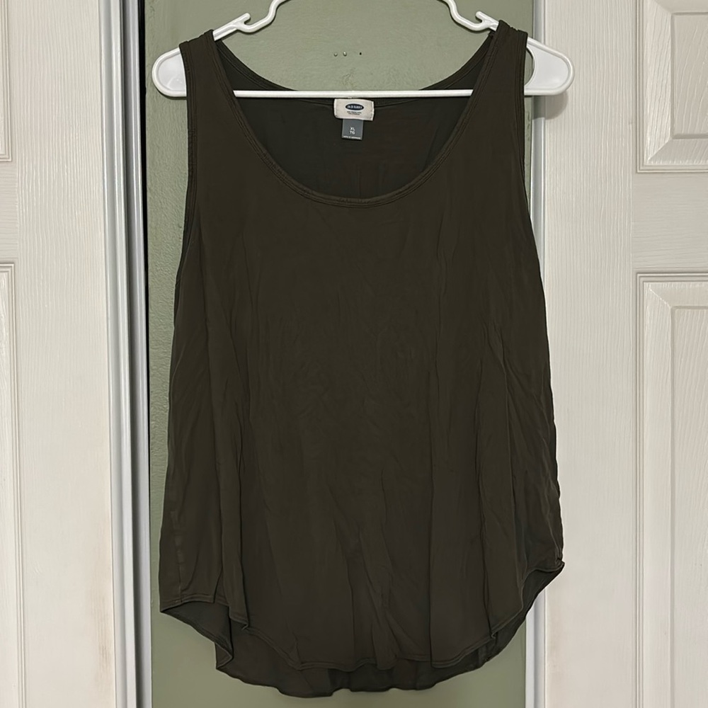 Old Navy Women’s Tank Top, Size Extra Large, Excellent Condition!